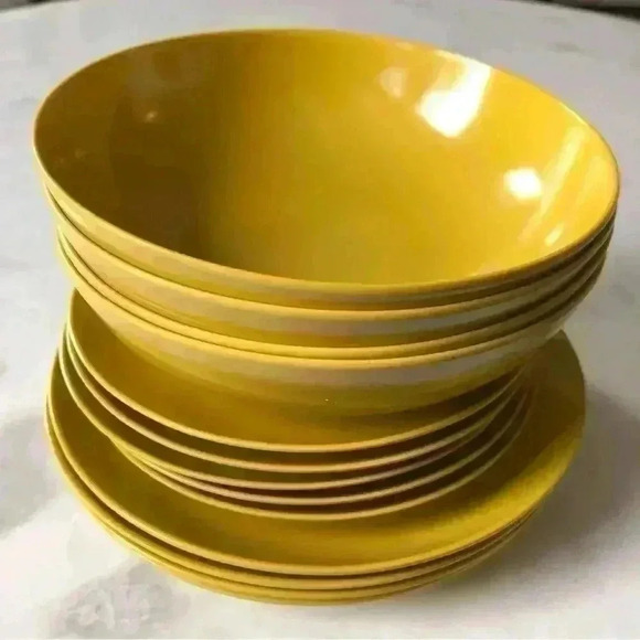 13 pieces  Maplex Melamine dinnerware in harvest gold - Picture 3 of 10